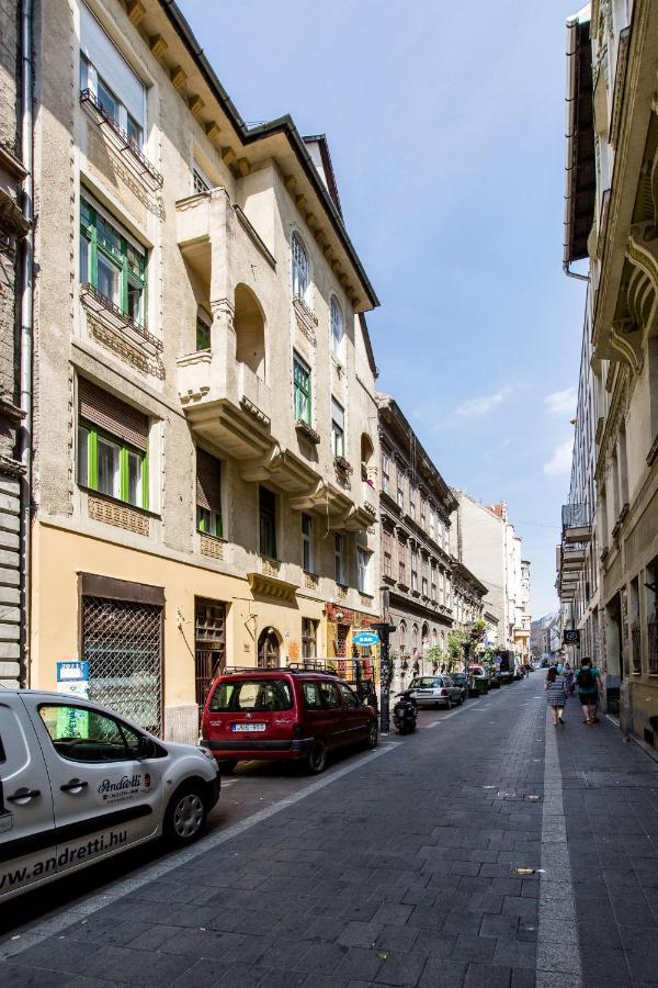 Quiet Nest In The Bustling Centre Of Budapest Exterior photo